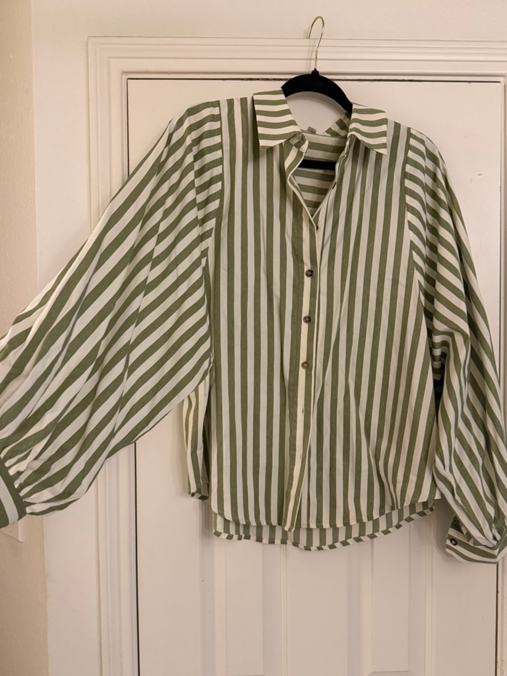Lovelo Green Striped Button Up with Ballon Sleeves — Size Large